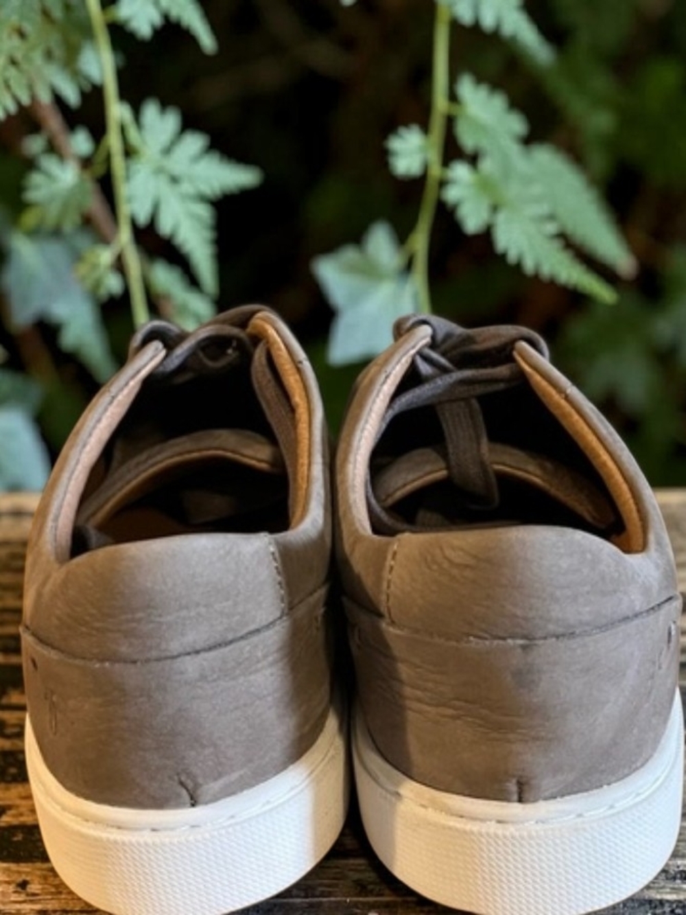 Frye Ivy Low Lace Sneakers in Gray Tumbled Nubuck Leather Women's 8.5 EUC - Picture 5 of 7